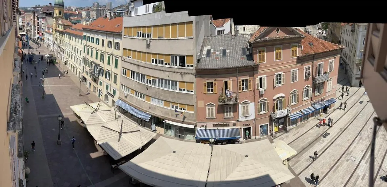 Apartment Tashi, Korzo - Rijeka, 2 Bedrooms Риека