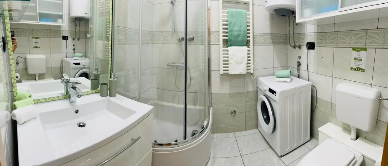 Apartment Tashi, Korzo - Rijeka, 2 Bedrooms  Риека