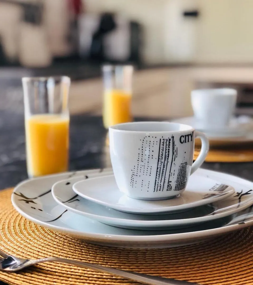 Apartment Tashi, Korzo - Rijeka, 2 Bedrooms Риека