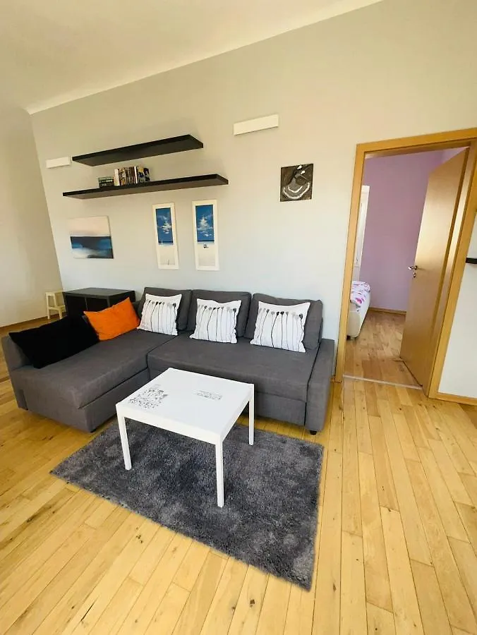 Apartment Tashi, Korzo - Rijeka, 2 Bedrooms  Rijeka