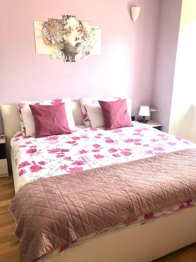 Apartment Tashi, Korzo - Rijeka, 2 Bedrooms